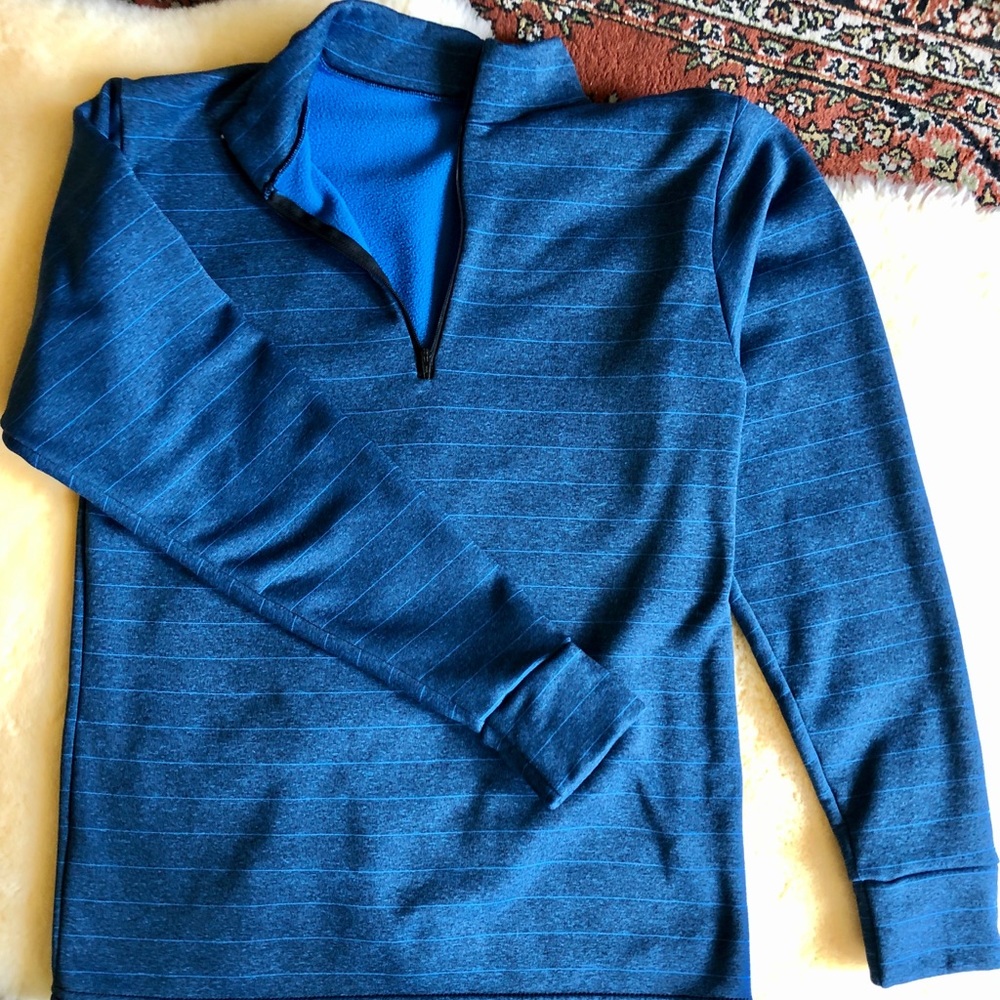 1/4 zip pullover size M